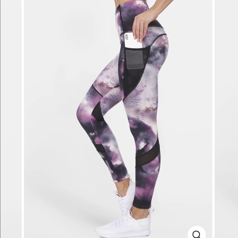 WATER CLOUD HIGHWAIST 7/8 LEGGING W/ MESH POCKETS - Picture 3 of 12